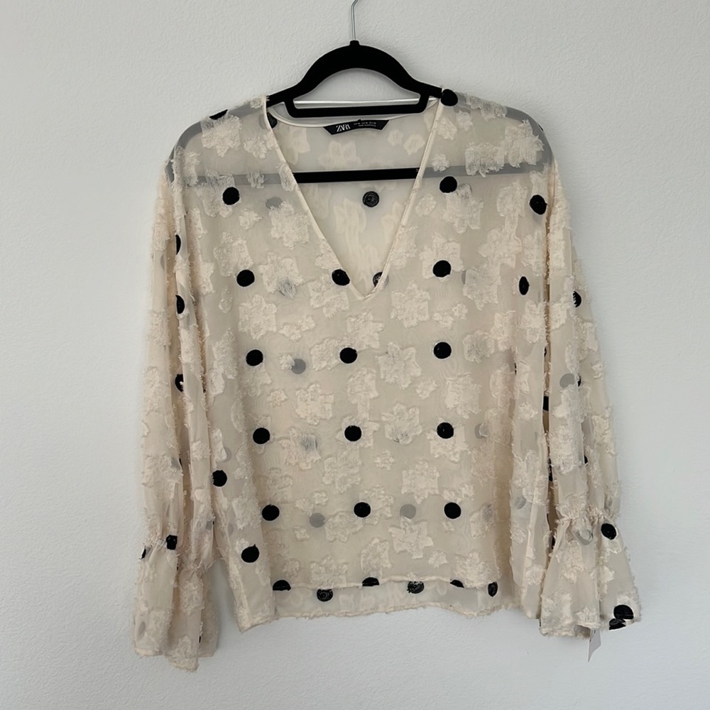 NWOT Zara lace top